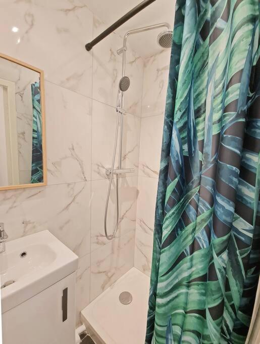 GregBnb - T2 Design 38m2 - Toulon Est - Wifi Fibre - n7 - Appartement 1 Chambre - 12