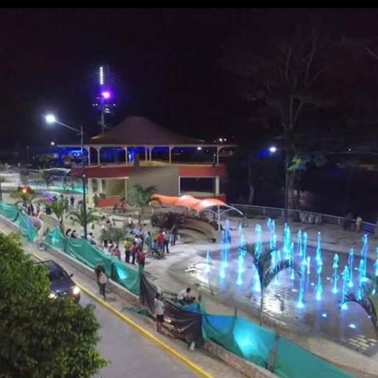 Apartamento turístico en Tena cerca Terminal Terrestre - Two-Bedroom Apartment - 19