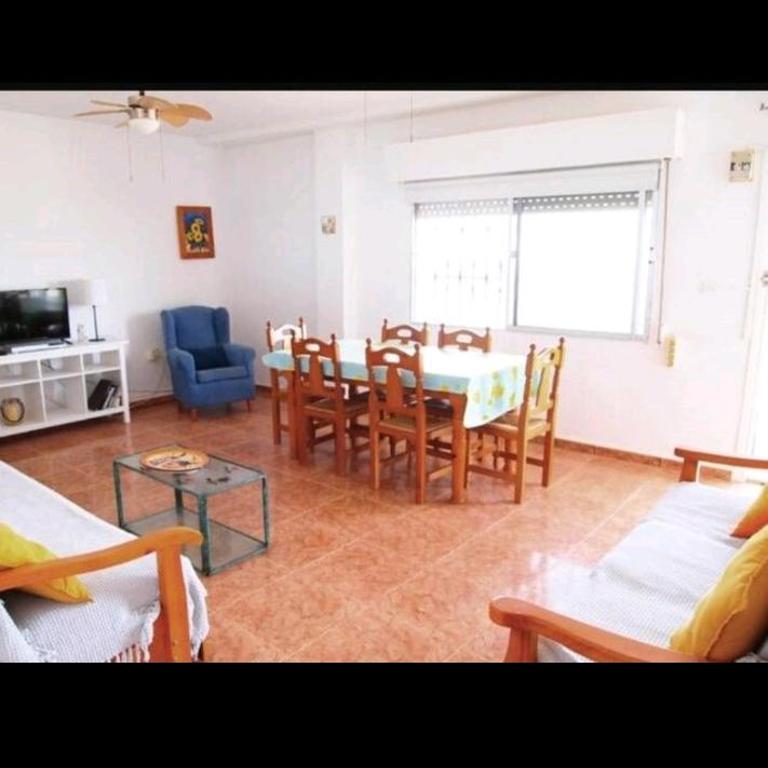 Apartamento en primera linea de mar. - Three-Bedroom Apartment - 6