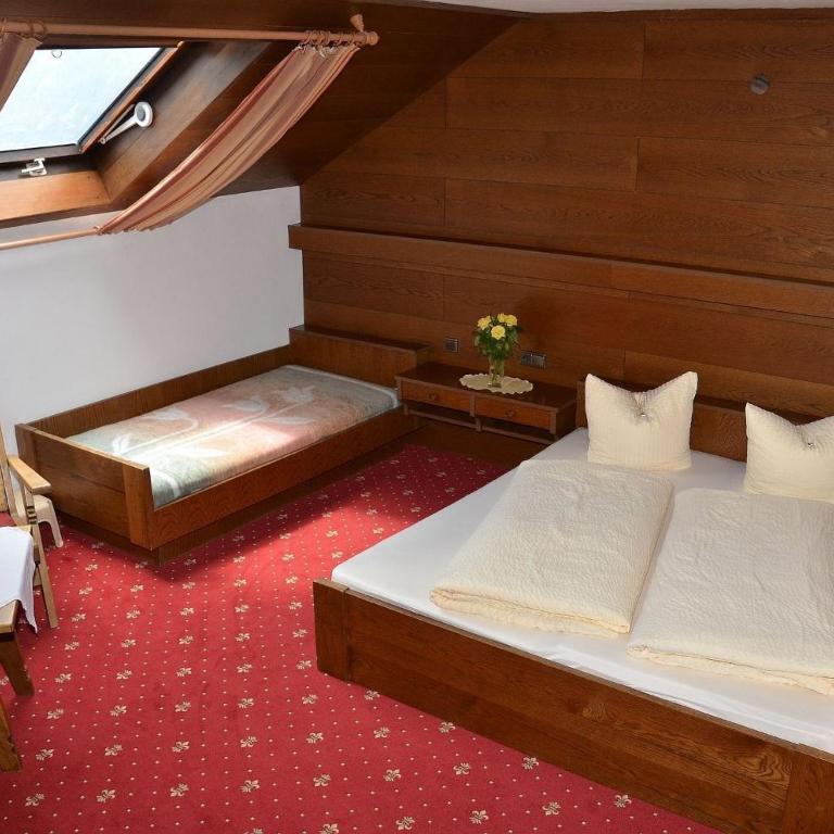 Pension Spiegl - Dreibettzimmer - 2