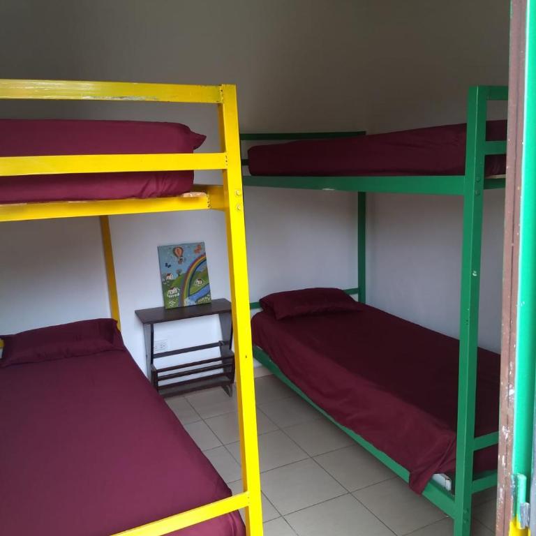 Letras Especiales - Habitación Triple Básica con baño compartido - 5