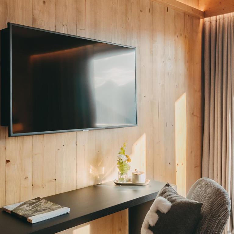 Eringer Hotel - Doppelzimmer mit Balkon - 5
