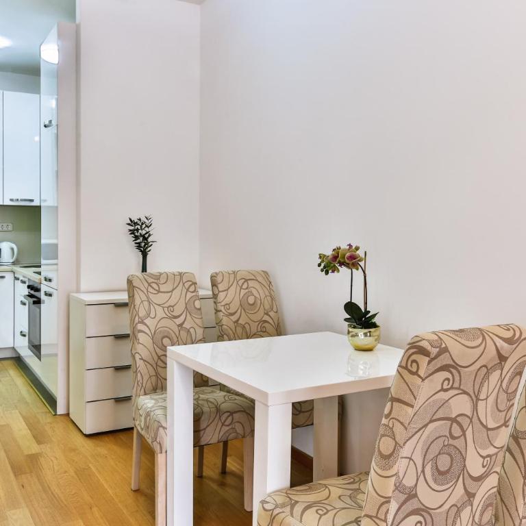 City Montesun apartments - One-Bedroom Apartment - 45