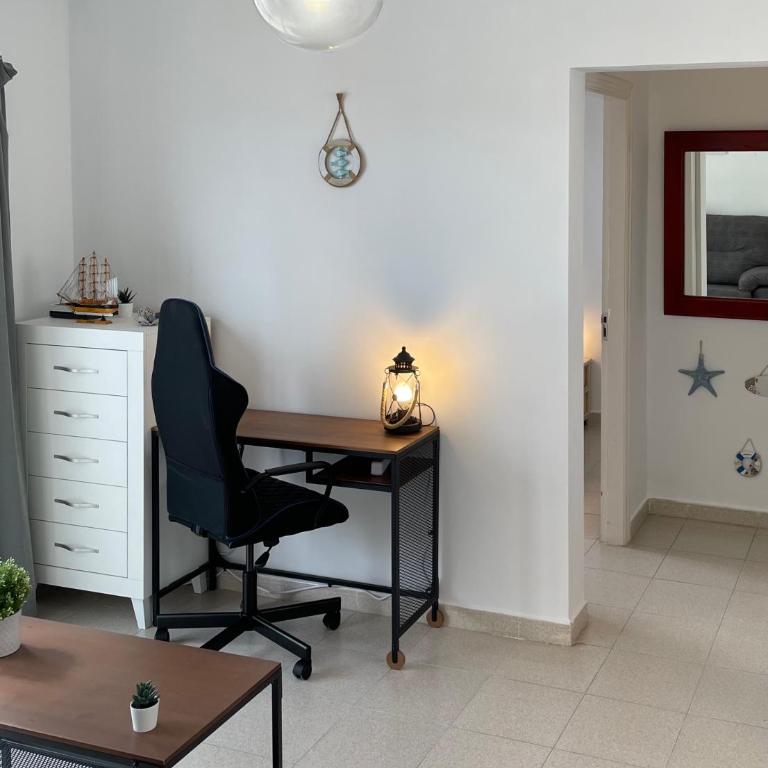 Cozy and sunny apartment over the rooftops - One-Bedroom Apartment - 5