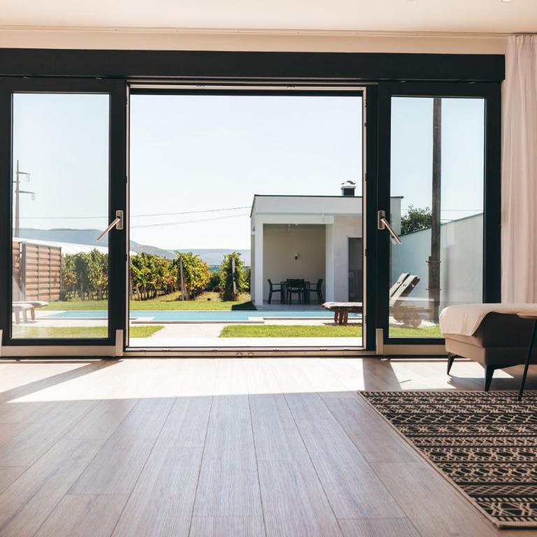 olive tree house - Two-Bedroom House - 14