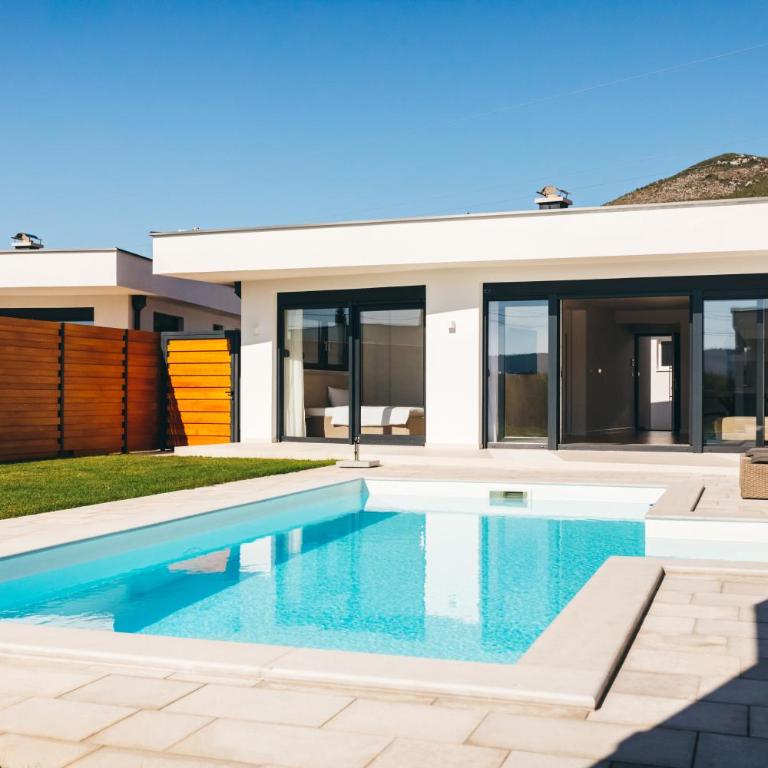 olive tree house - Two-Bedroom House - 11