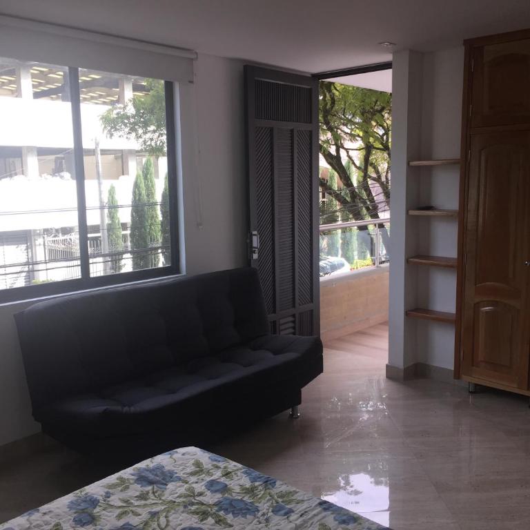 En Laureles con ascensor , balcón y muy bien ubicado en laureles Medellín , EL BARRIO MAS COOL DEL MUNDO - Apartamento de 1 dormitorio - 11