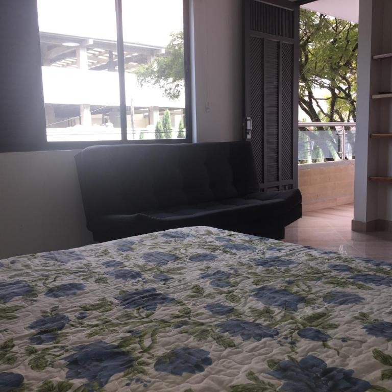 En Laureles con ascensor , balcón y muy bien ubicado en laureles Medellín , EL BARRIO MAS COOL DEL MUNDO - Apartamento de 1 dormitorio - 45