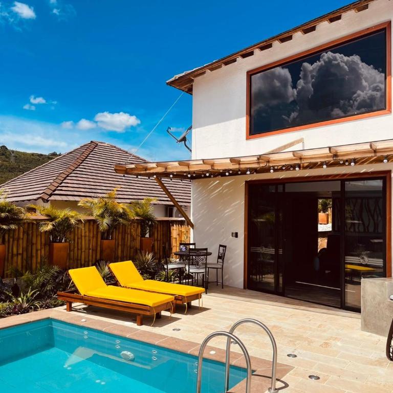 Hotel Campestre Palmas del Zamorano - Suite with Private Pool - 1