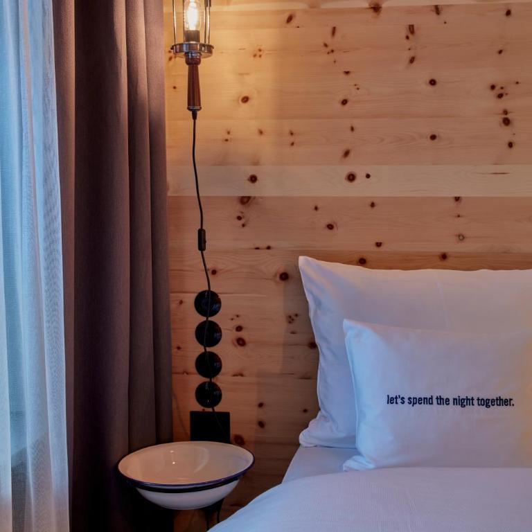 25hours Hotel The Royal Bavarian - Kleines Zimmer - 4