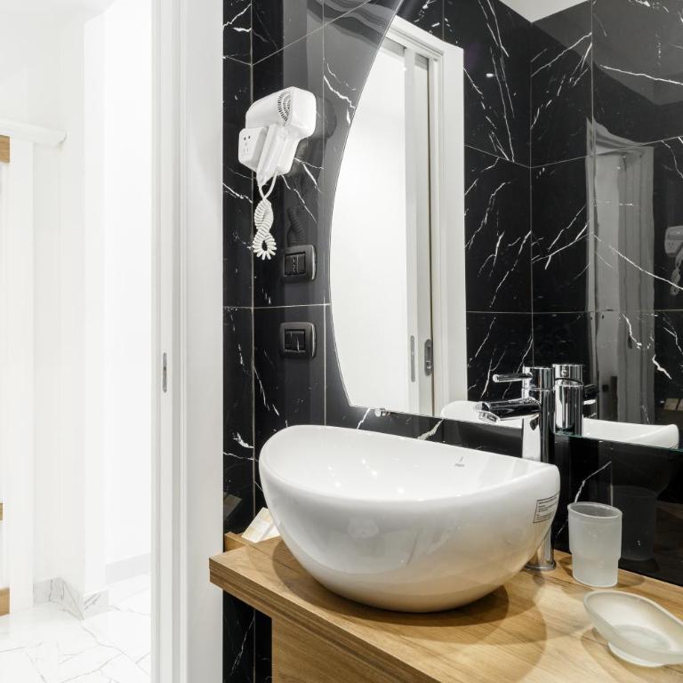 Sant'Angelo Suites - Camera Matrimoniale Standard - 6