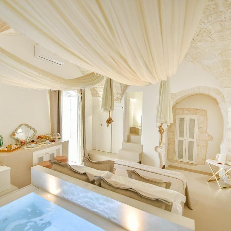 Eurydice Suite with Infinity Jacuzzi - One-Bedroom Apartment - 4