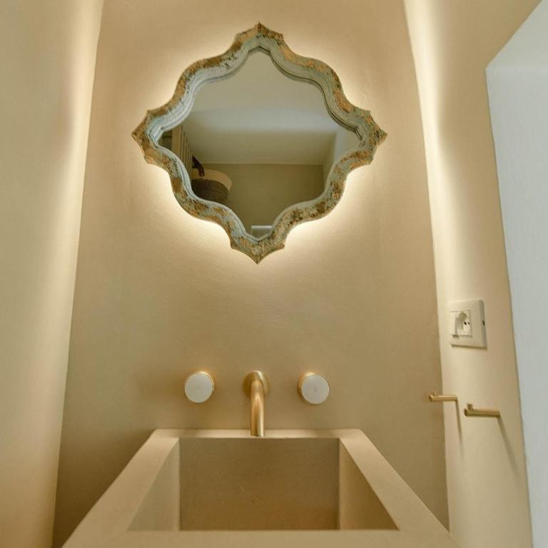 Eurydice Suite with Infinity Jacuzzi - One-Bedroom Apartment - 23