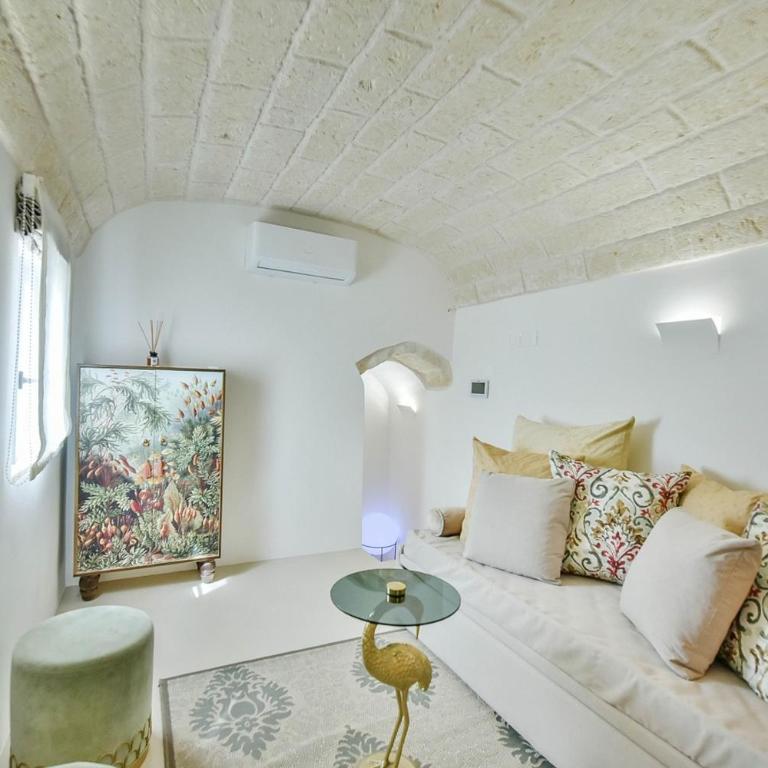 Eurydice Suite with Infinity Jacuzzi - One-Bedroom Apartment - 26