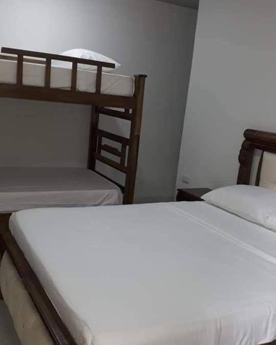 Hostal Y Balneario La Danta - Habitación Familiar con baño privado - 8
