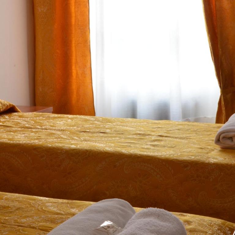 Dom Polski Jana Pawła II - Casa per ferie - Camera Tripla con Bagno Privato - 2