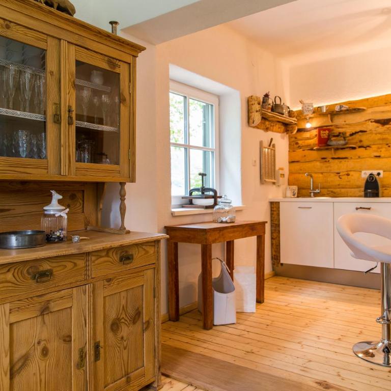 Forest Chalet, all famous ski areas around us, 15 min to city of salzburg, mountainview, panorama sauna, bath whirlpool, fire pit in garden up to 10 p - Haus mit 4 Schlafzimmern - 9