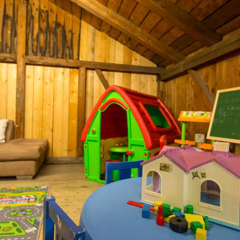 Forest Chalet, all famous ski areas around us, 15 min to city of salzburg, mountainview, panorama sauna, bath whirlpool, fire pit in garden up to 10 p - Haus mit 4 Schlafzimmern - 54