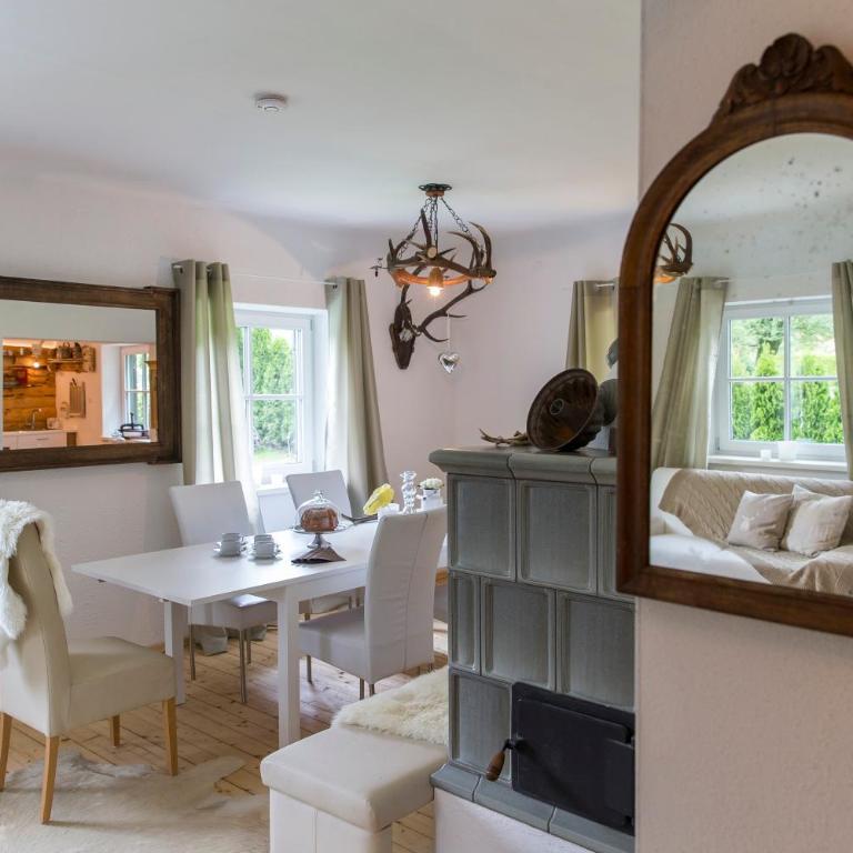 Forest Chalet, all famous ski areas around us, 15 min to city of salzburg, mountainview, panorama sauna, bath whirlpool, fire pit in garden up to 10 p - Haus mit 4 Schlafzimmern - 4