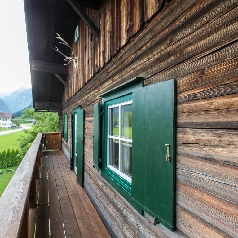 Forest Chalet, all famous ski areas around us, 15 min to city of salzburg, mountainview, panorama sauna, bath whirlpool, fire pit in garden up to 10 p - Haus mit 4 Schlafzimmern - 42