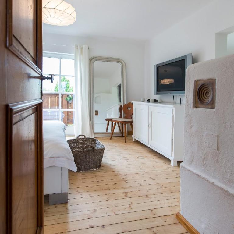Forest Chalet, all famous ski areas around us, 15 min to city of salzburg, mountainview, panorama sauna, bath whirlpool, fire pit in garden up to 10 p - Haus mit 4 Schlafzimmern - 37