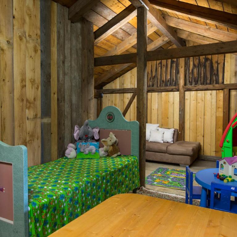 Forest Chalet, all famous ski areas around us, 15 min to city of salzburg, mountainview, panorama sauna, bath whirlpool, fire pit in garden up to 10 p - Haus mit 4 Schlafzimmern - 53