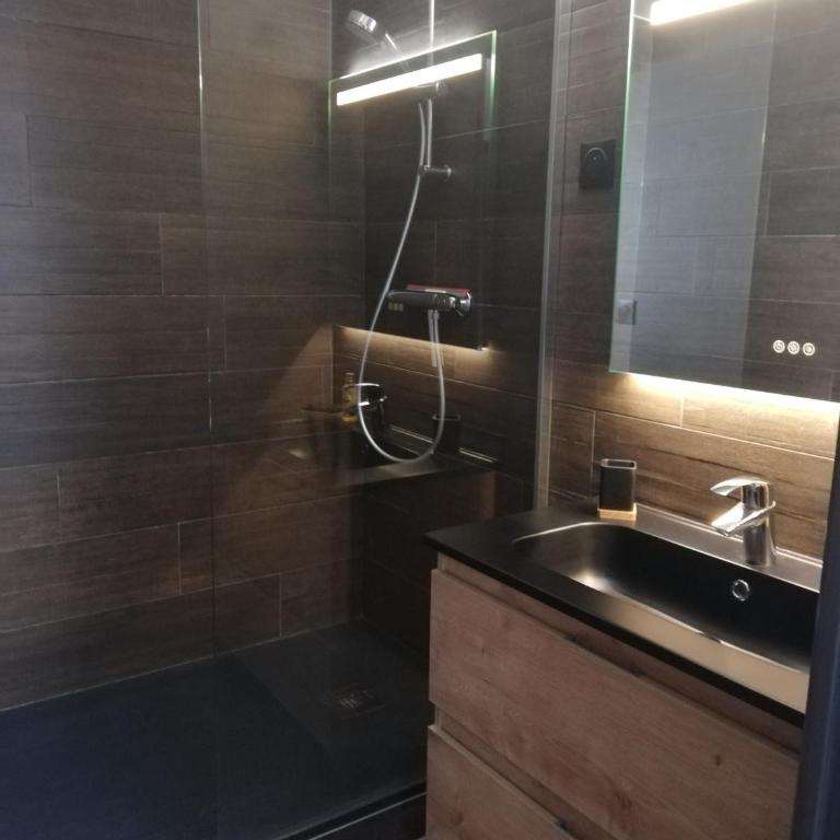 Appartement sous combles au cœur de LUZ - Appartement 2 Chambres - 11