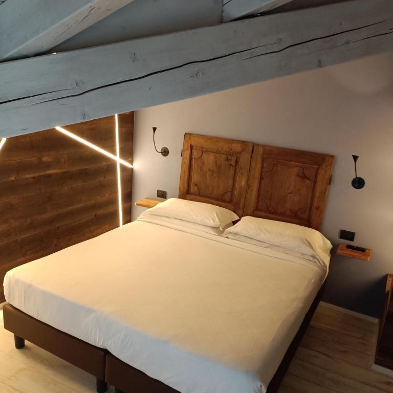 Maison Bionaz Luxury Ski & Sport - Camera Matrimoniale con Vasca Idromassaggio e Balcone - 13