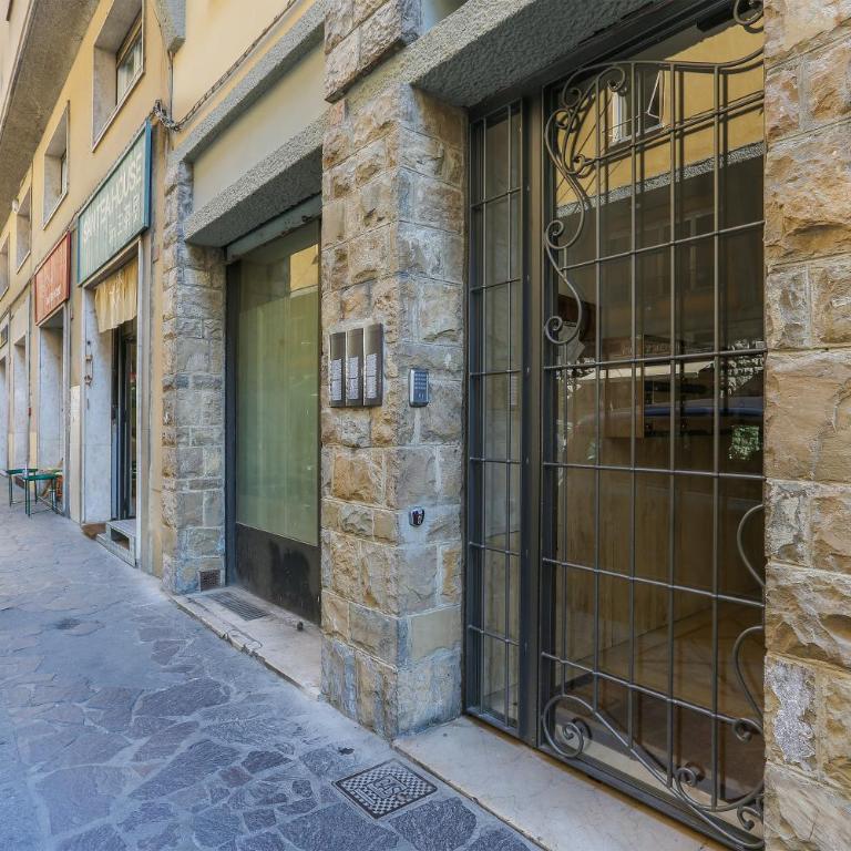 The Red Loft in Ponte Vecchio - One-Bedroom Apartment - 18