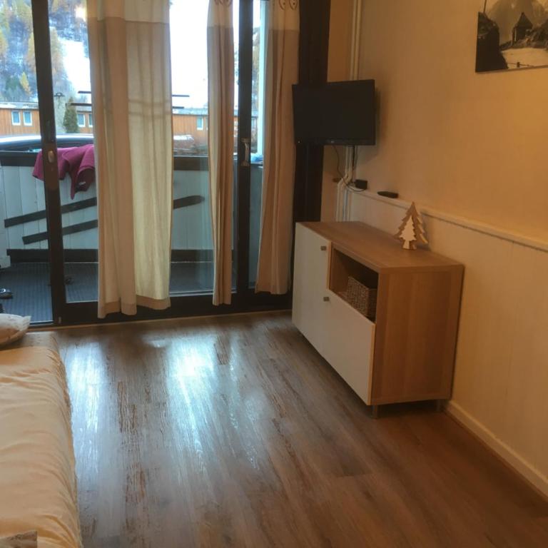 Serre-Chevalier-Chantemerle. Studio Plein Sud 4per - Appartement 1 Chambre - 4
