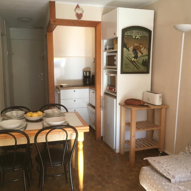 Serre-Chevalier-Chantemerle. Studio Plein Sud 4per - Appartement 1 Chambre - 5