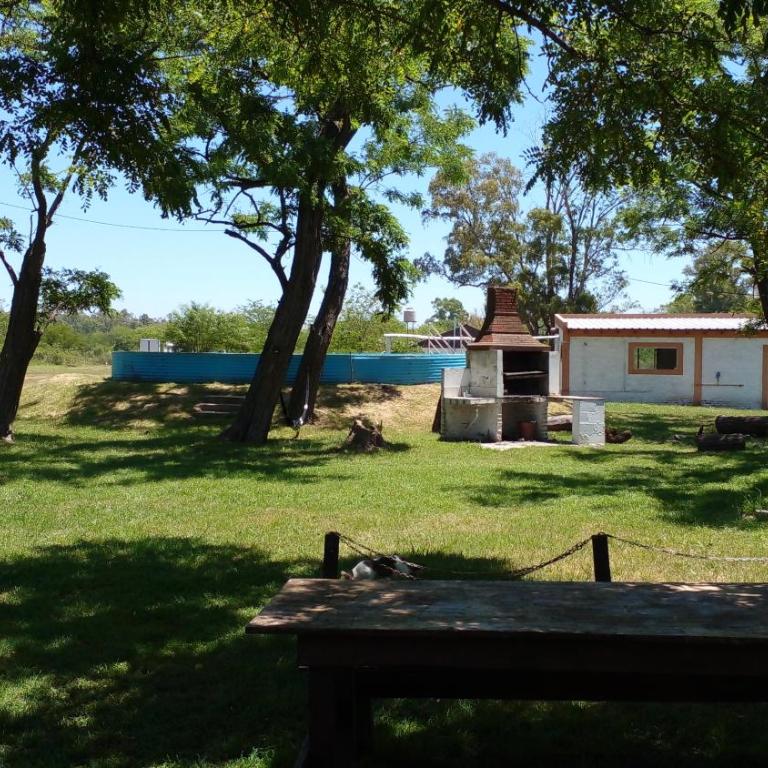 Los Arboles, casa completa a 5 minutos del Aeropuerto Ezeiza - Three-Bedroom House - 13