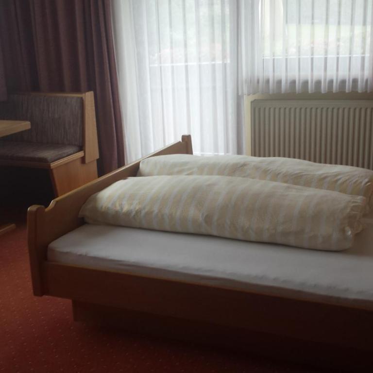 Gästehaus Annabell und Barbara - Doppelzimmer mit Balkon - 1
