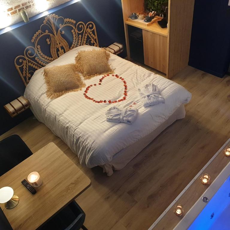 La Parenthèse Envoutée - Studio Lit Queen-Size de Luxe - 10