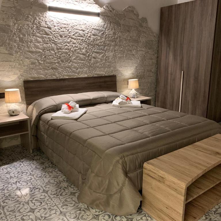 Villa Anna GuestHouse - Salento Airport Stay & Free Parking - King Room - 13