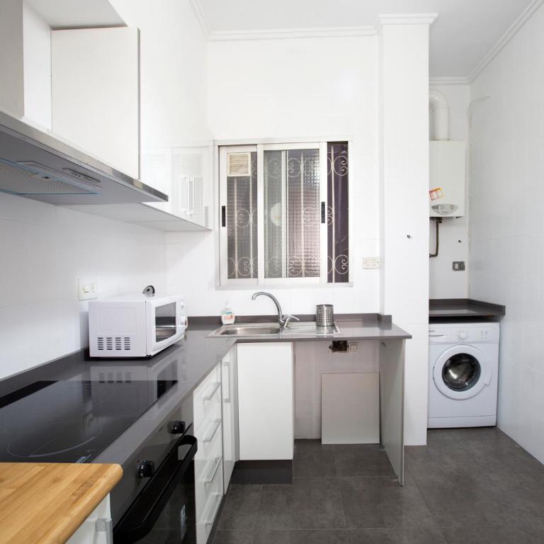 Total Valencia Terrace - Five-Bedroom Apartment with Terrace - 37