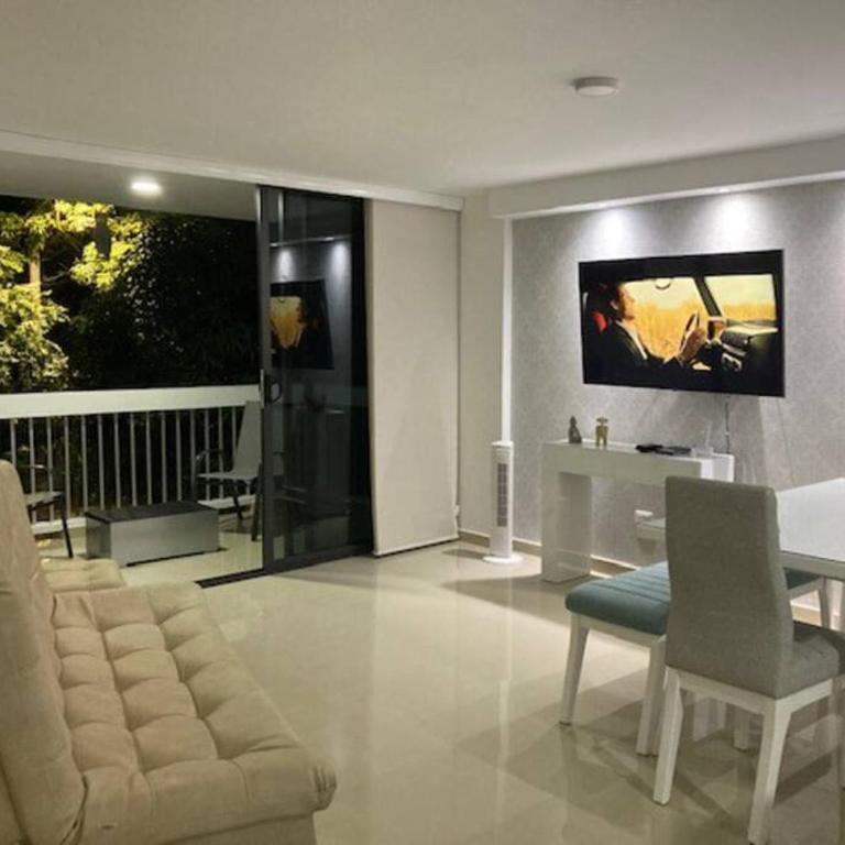 Hermoso Apartamento en el Rodadero, a tan sólo una cuadra de la playa! - Apartamento de 3 dormitorios - 9