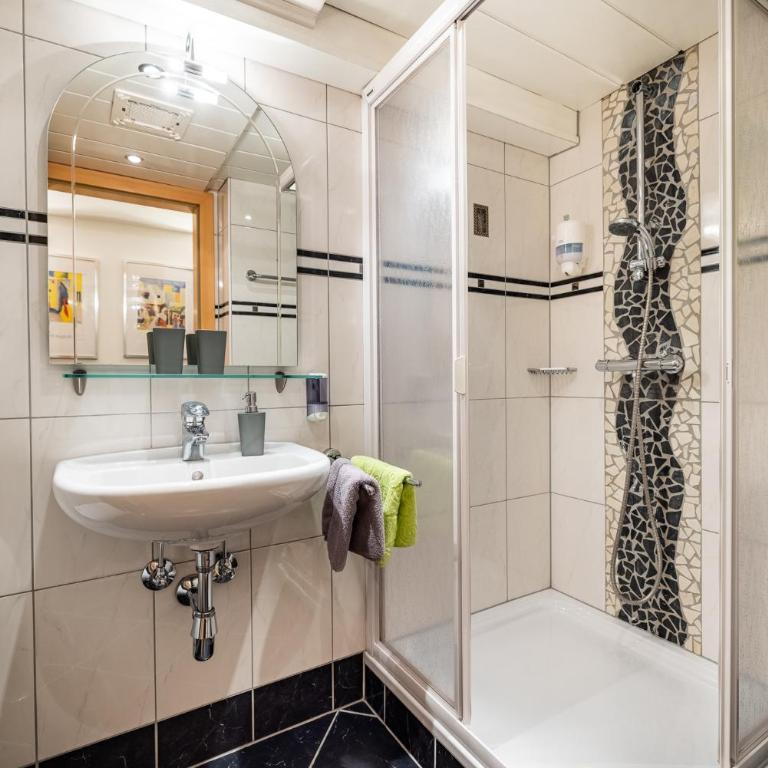 Sportpension Bergblick - Apartment mit 3 Schlafzimmern und Terrasse - 13
