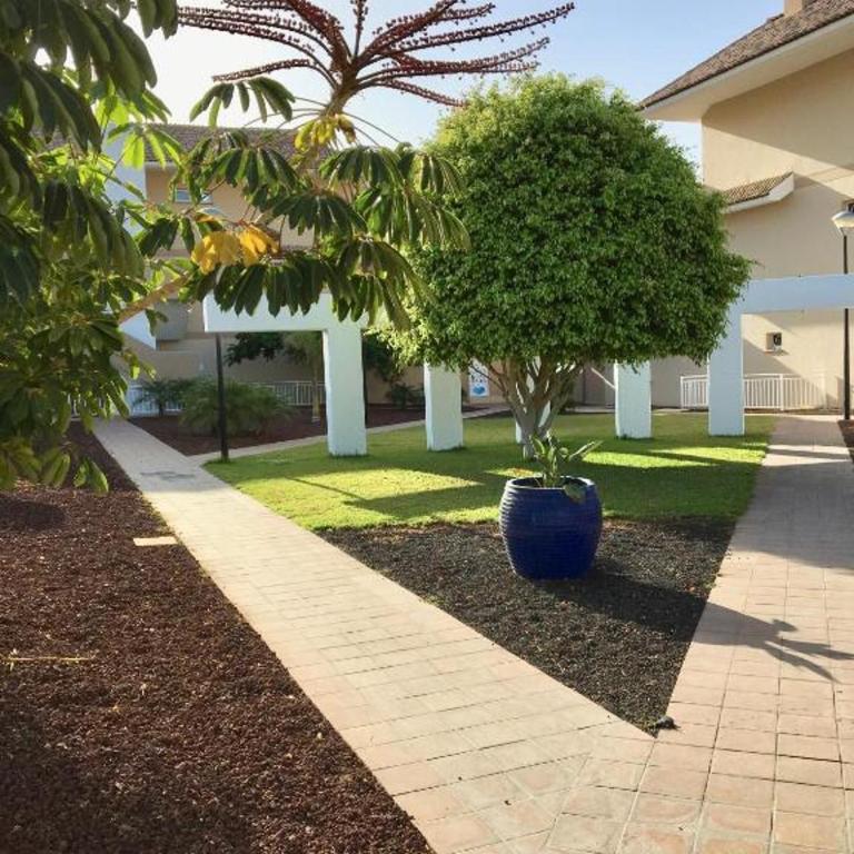 DeLuxe Apt. 110qm+Terrasse 60qm Pool WIFI Golf Yachthafen - Apartamento de 2 dormitorios - 16
