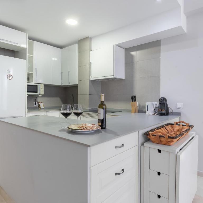 Apartamentos Castillo by Sur Suites - Apartamento Premium con terraza - 6