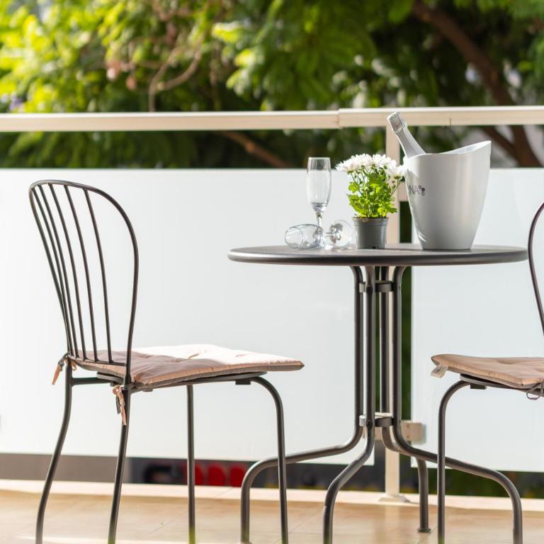 Apartamentos Castillo by Sur Suites - Apartamento Premium con terraza - 14