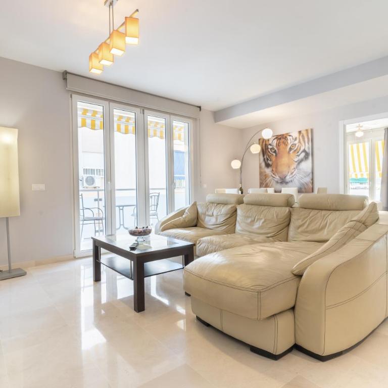 Apartamentos Castillo by Sur Suites - Apartamento de 2 dormitorios con terraza adaptado para personas con discapacidad - 1