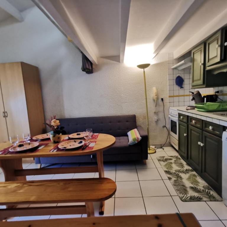 Les Lavandines -Coquette Maison de Vacances - 400 m de la plage - Grande Terrasse - 2 chambres - 2 salles de bain - Tout confort - Maison 2 Chambres - 9