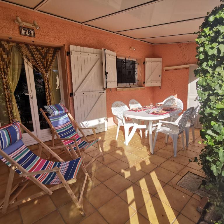 Les Lavandines -Coquette Maison de Vacances - 400 m de la plage - Grande Terrasse - 2 chambres - 2 salles de bain - Tout confort - Maison 2 Chambres - 3