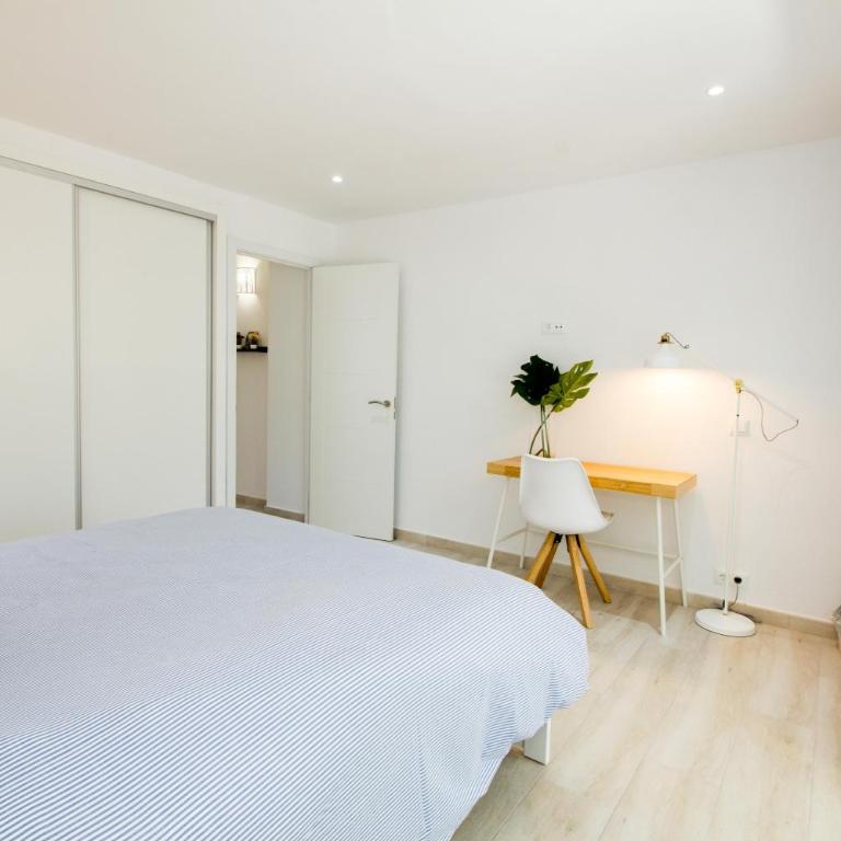 Perfectly located beachside apartment in Elviria Marbella - Apartamento de 2 dormitorios - 2
