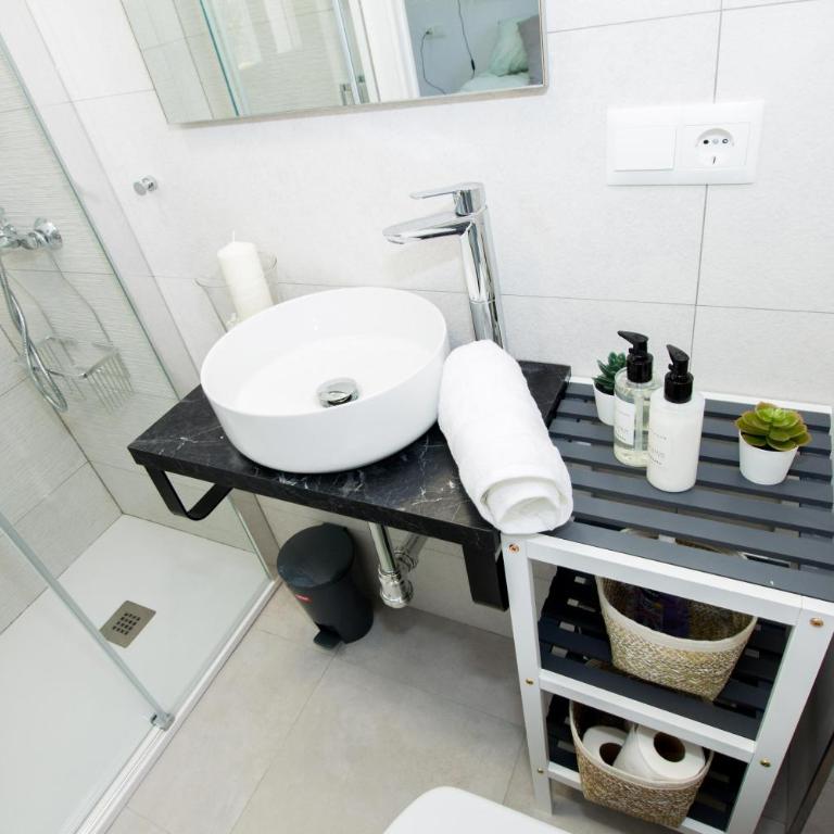 Perfectly located beachside apartment in Elviria Marbella - Apartamento de 2 dormitorios - 7