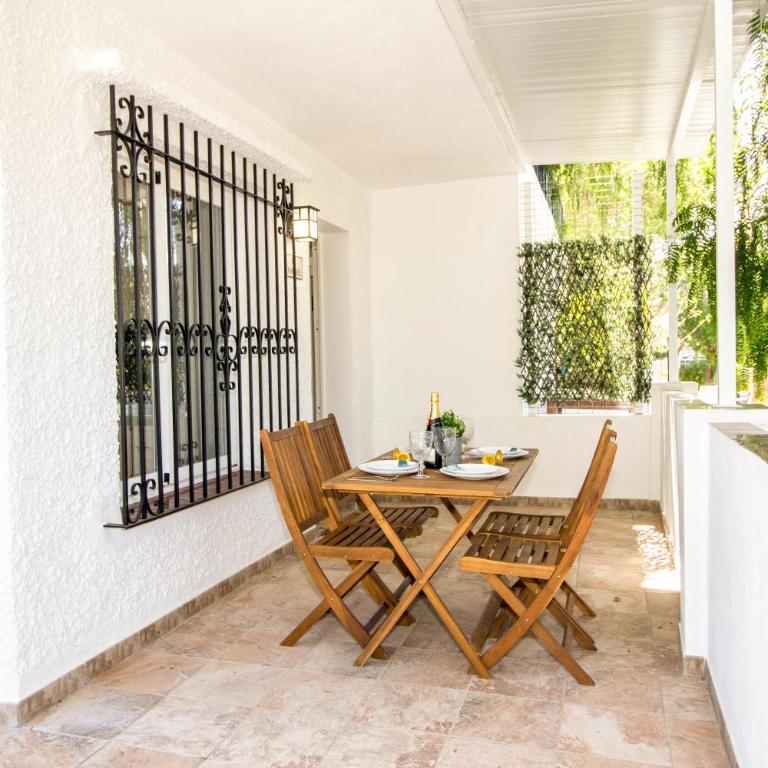 Perfectly located beachside apartment in Elviria Marbella - Apartamento de 2 dormitorios - 16