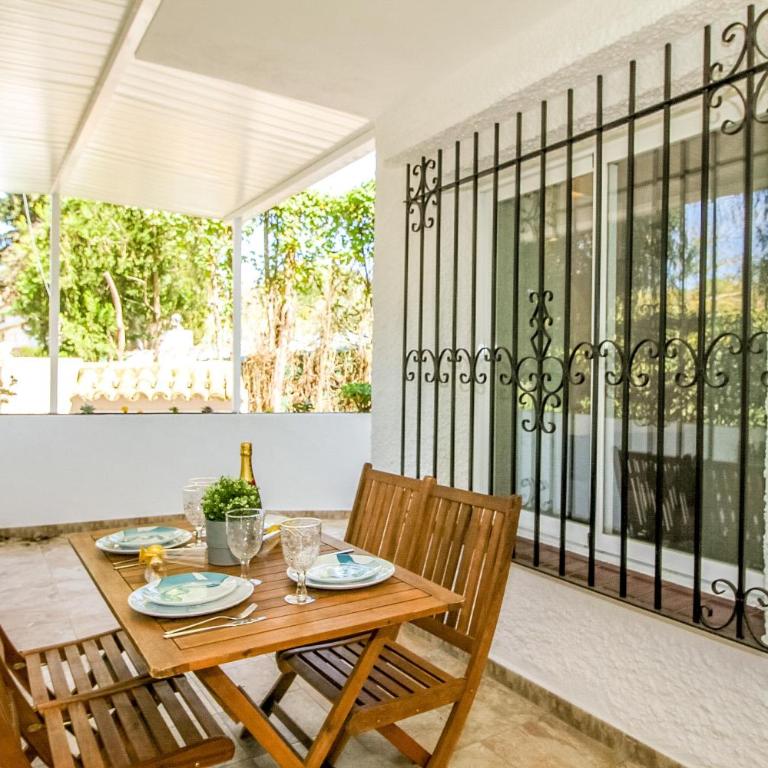 Perfectly located beachside apartment in Elviria Marbella - Apartamento de 2 dormitorios - 23