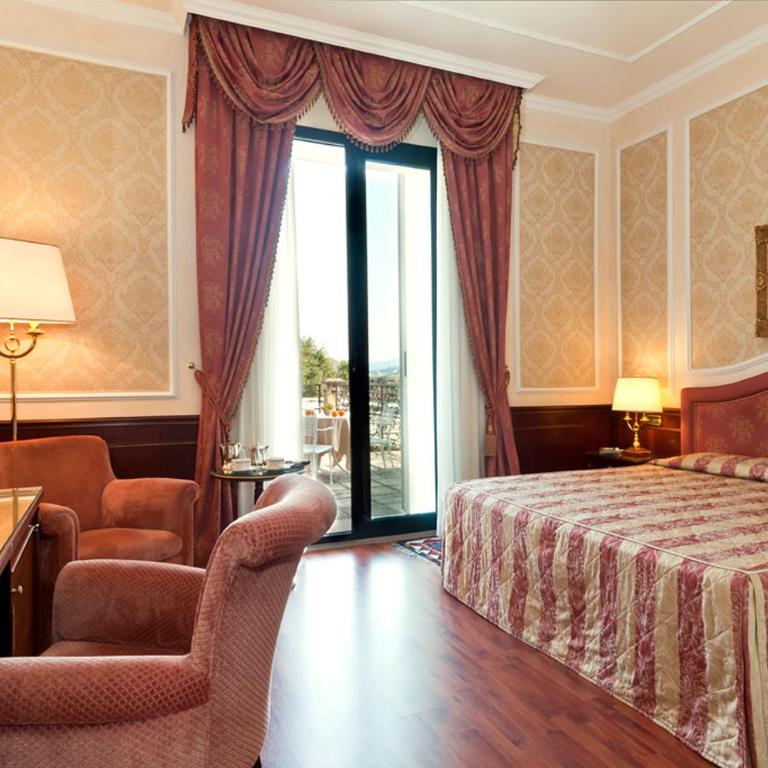 Hotel Simplon - Classic Double or Twin Room with lake or side pool view - 8