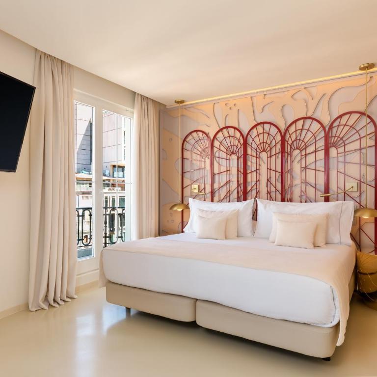 Room Mate Macarena, Madrid Gran Vía - Suite with Gran Via view - 1